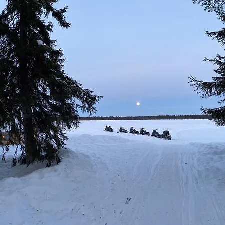 Värdshus Arctic Shaman Adventures -jurtta