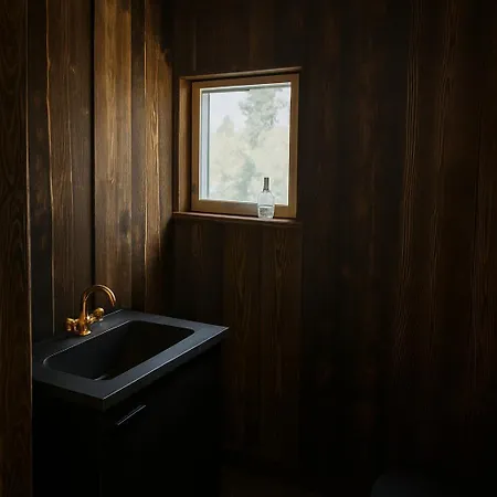 Arctic Shaman Adventures -jurtta *